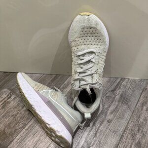 Nike Womens React Infinity Run Flyknit 2 CT2324-005 US Size 8